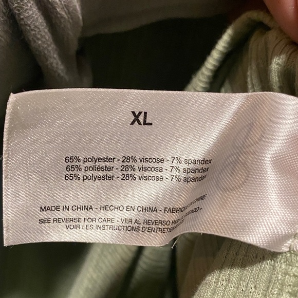 G.H. Bass & Co. Light Green Waffle Knit Henley Top – Women’s XL - Picture 5 of 5